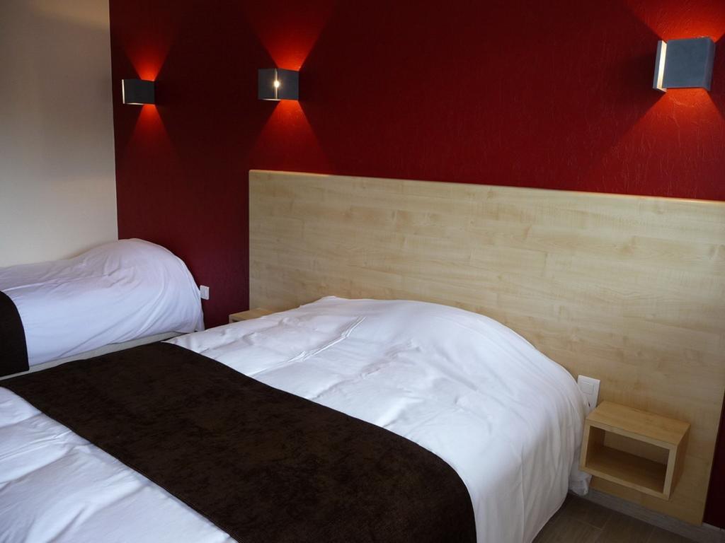 La Godiniere Hotel Cholet Szoba fotó