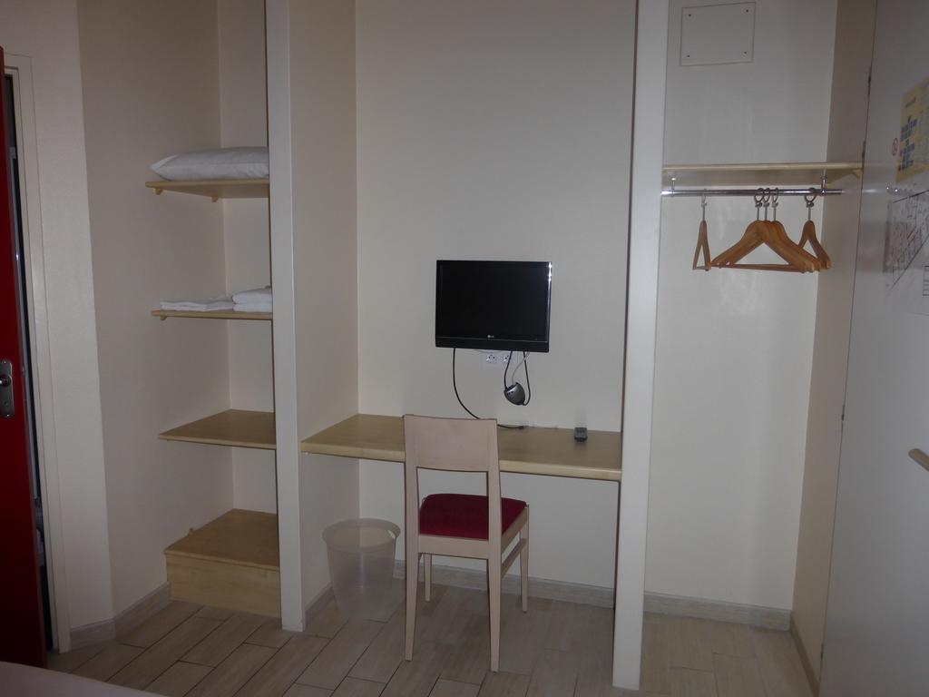 La Godiniere Hotel Cholet Kültér fotó