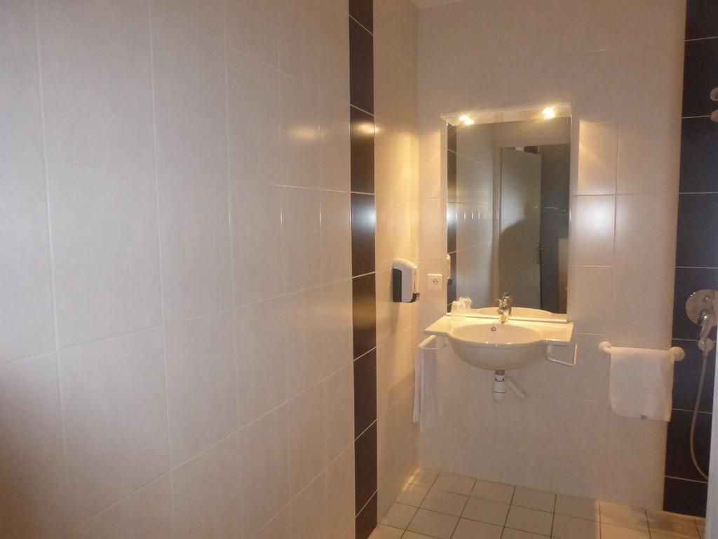 La Godiniere Hotel Cholet Kültér fotó